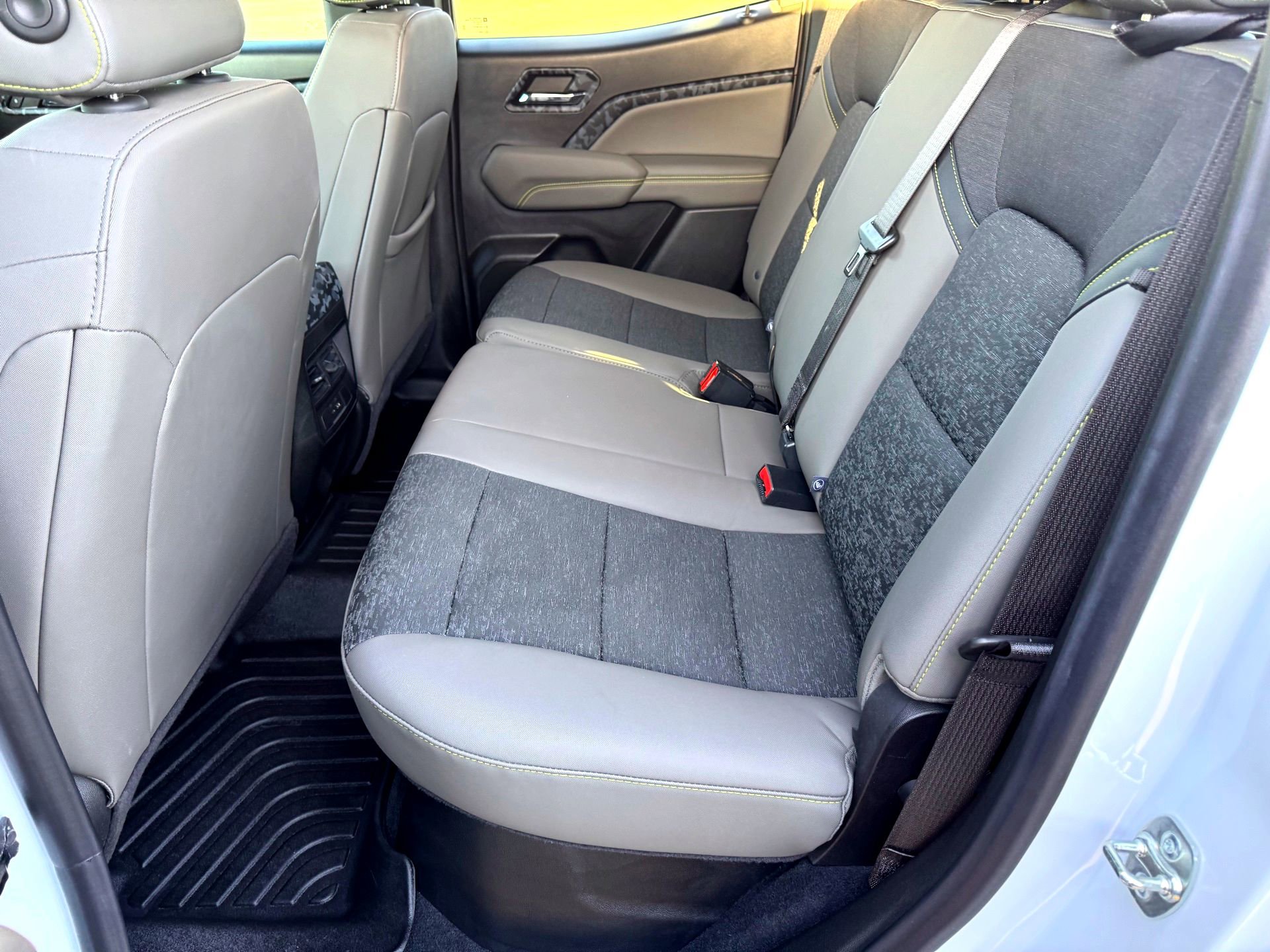 Used 2024 Chevrolet Colorado ZR2 image 16