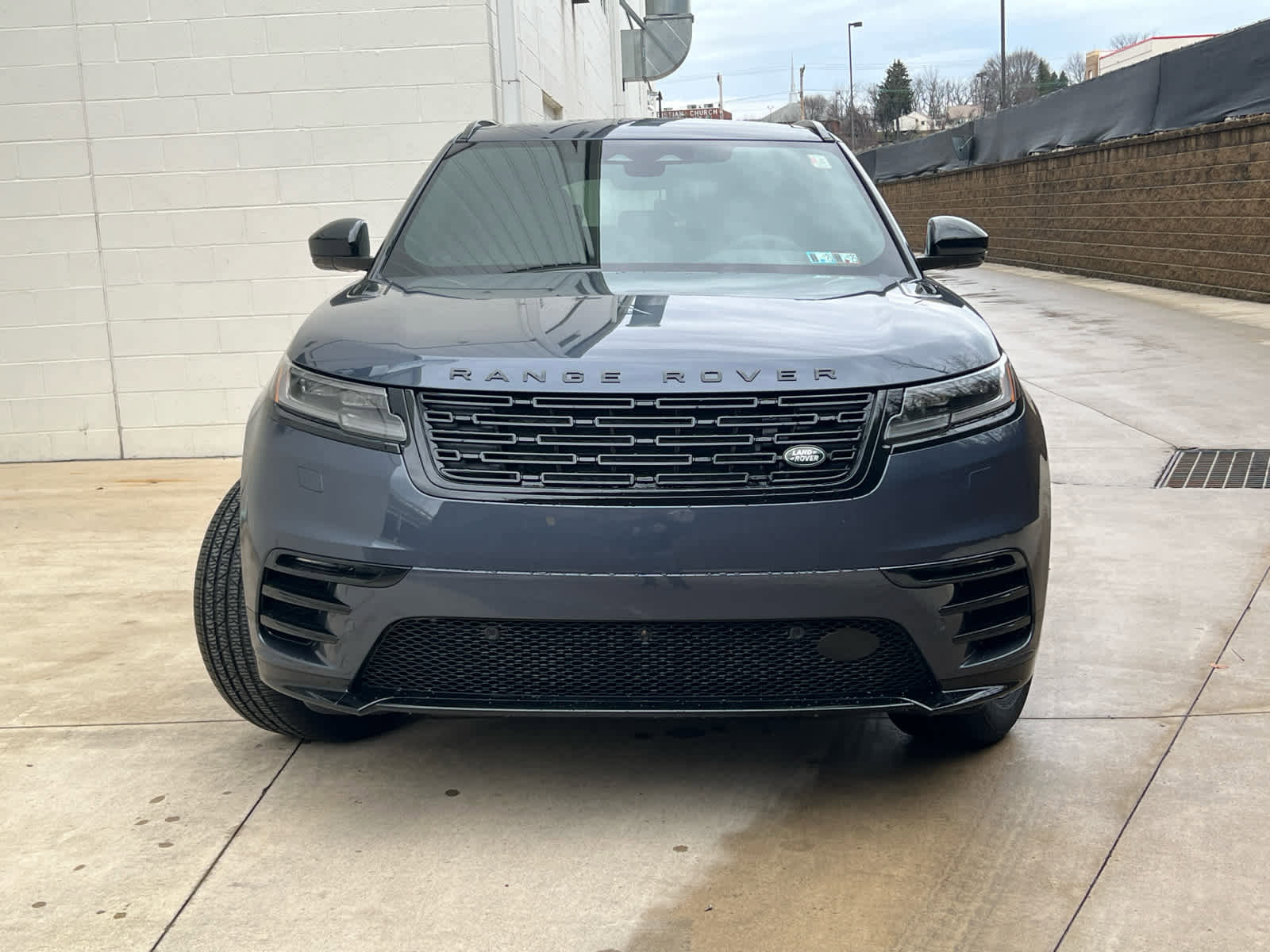 Used 2025 Land Rover Range Rover Velar Dynamic SE image 2