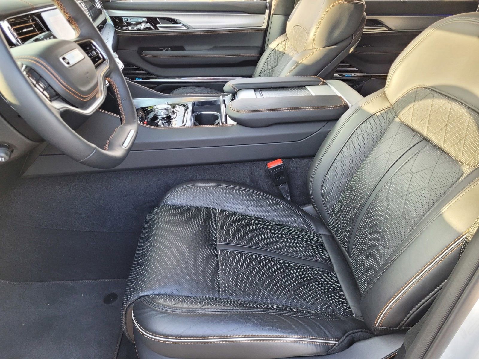 New 2023 Jeep Grand Wagoneer Series III image 15