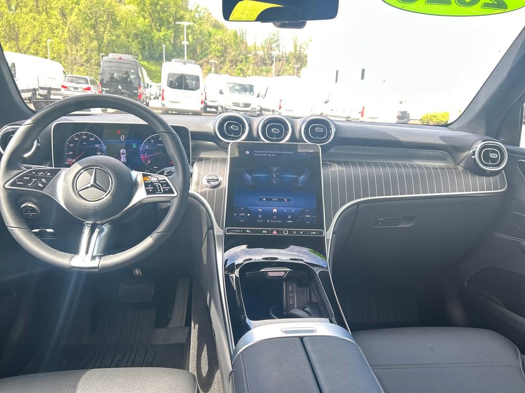 Used 2026 Mercedes-Benz GLC 300 4MATIC image 12