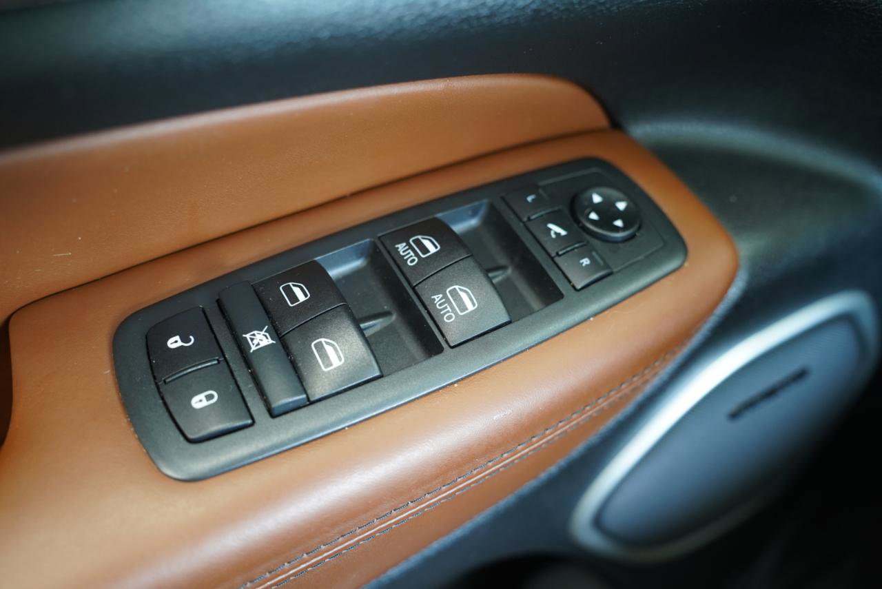 Used 2020 Jeep Grand Cherokee Summit AWD/4WD image 28