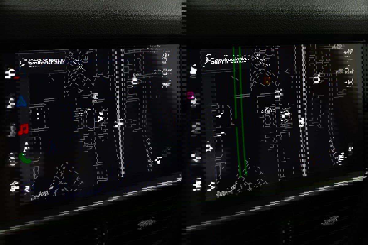 Used 2023 Porsche Cayenne Coupe image 9