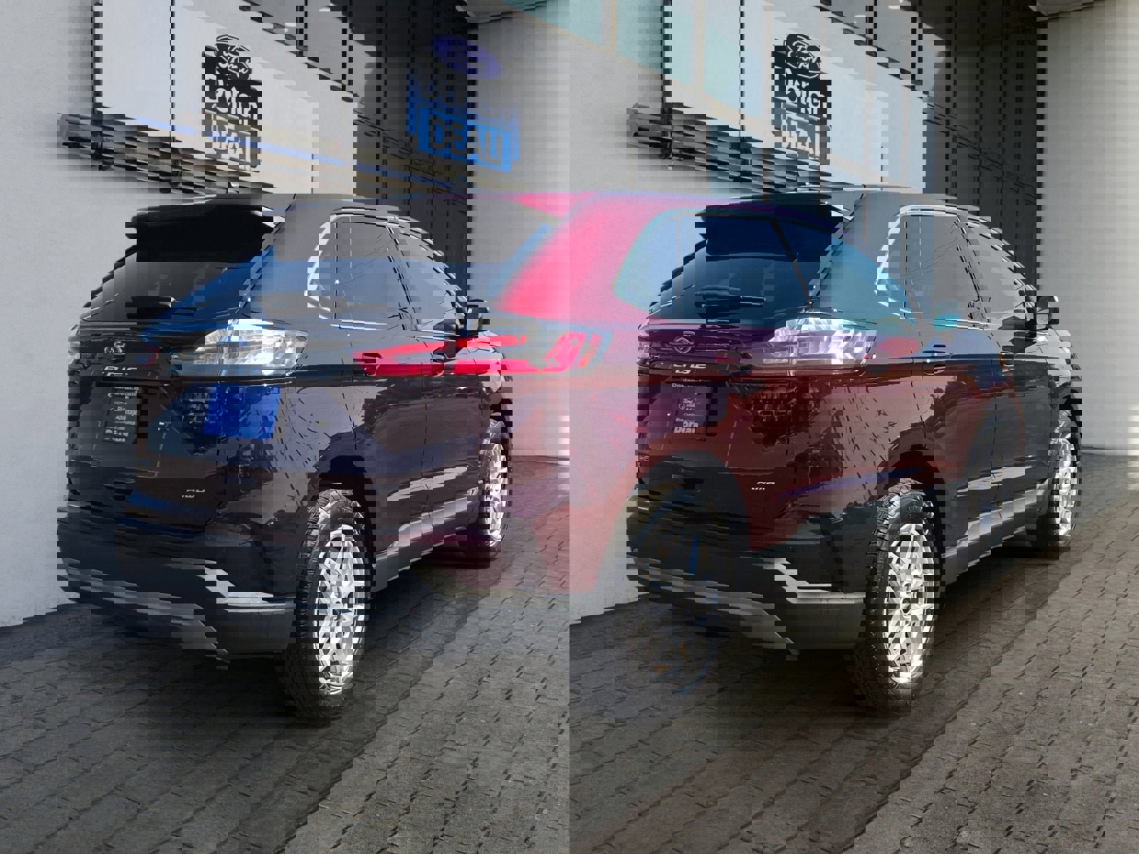 Certified 2023 Ford Edge SEL w/ Convenience Package image 3