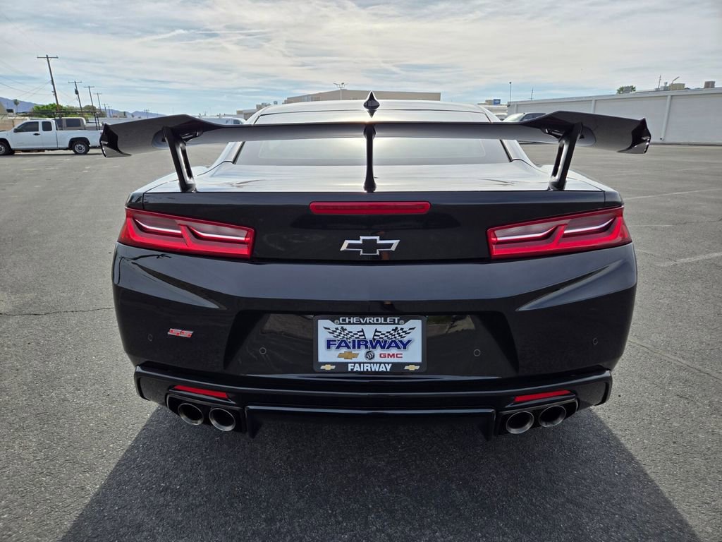 Used 2018 Chevrolet Camaro SS w/ LPO, Ground Effects Package image 5