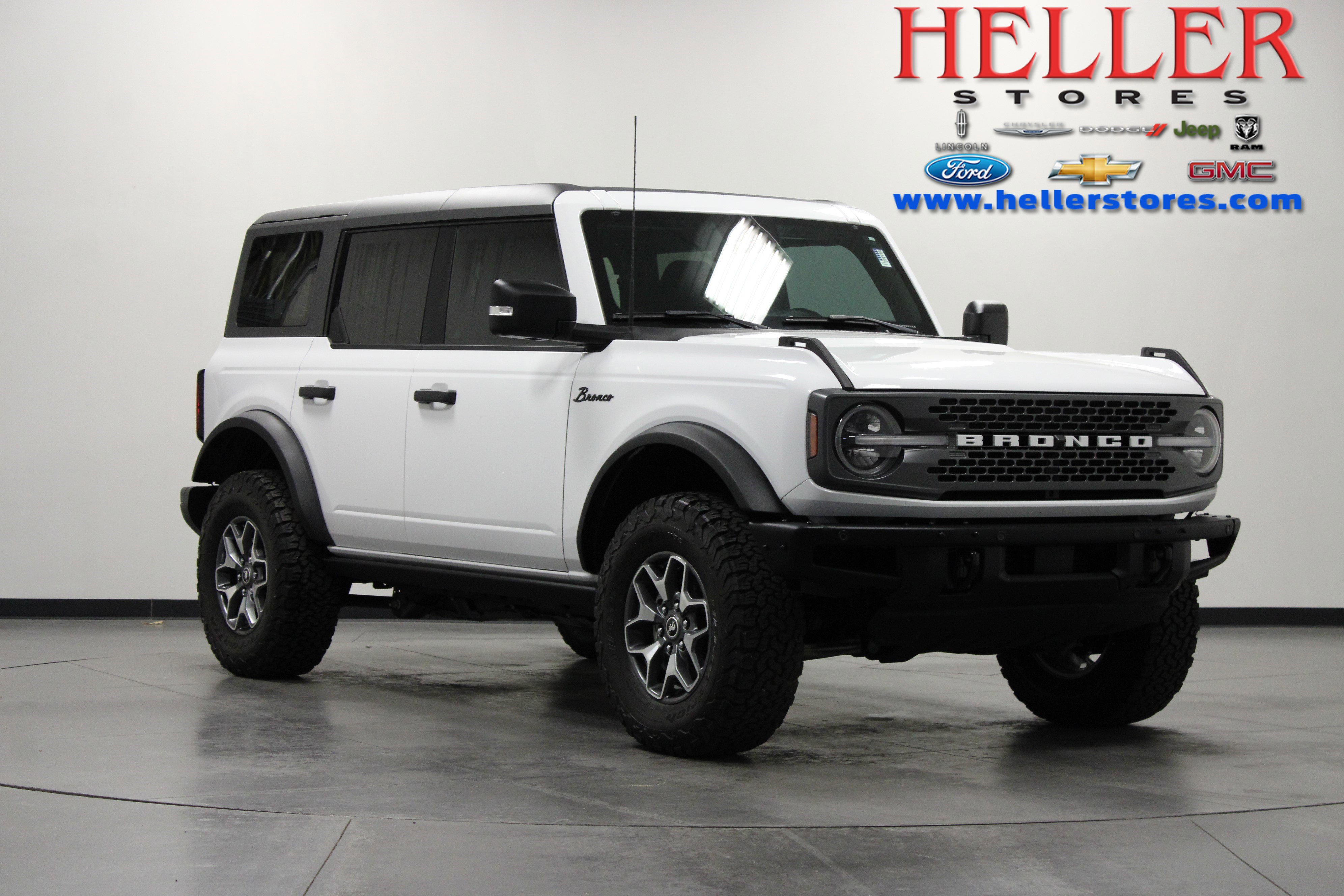 Used 2024 Ford Bronco Badlands image 1