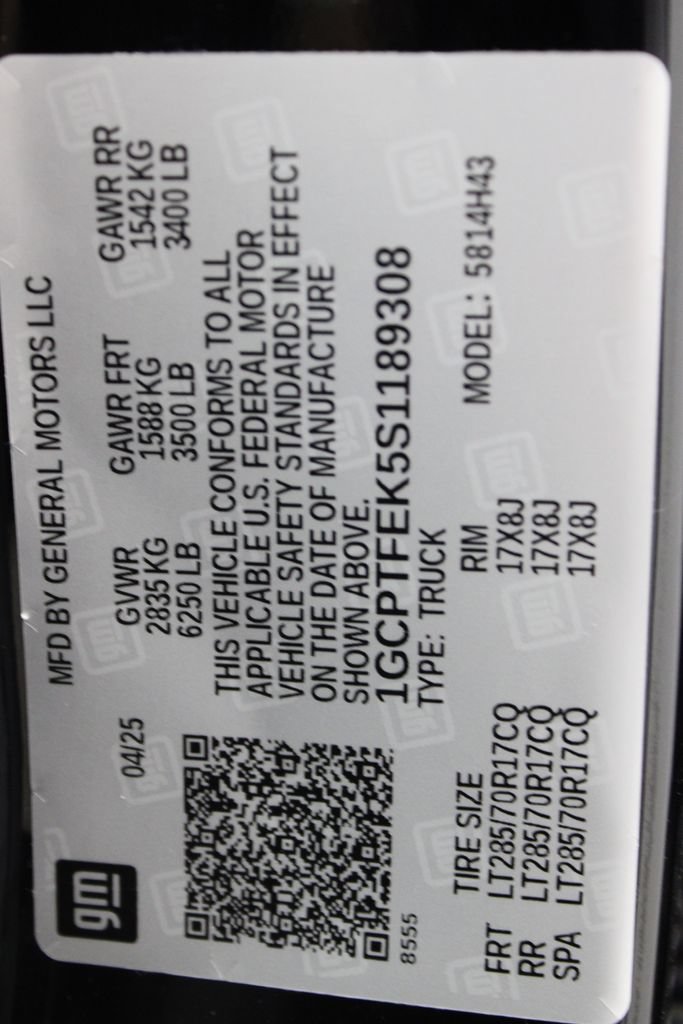 Used 2025 Chevrolet Colorado ZR2 w/ Technology Package AWD/4WD image 33