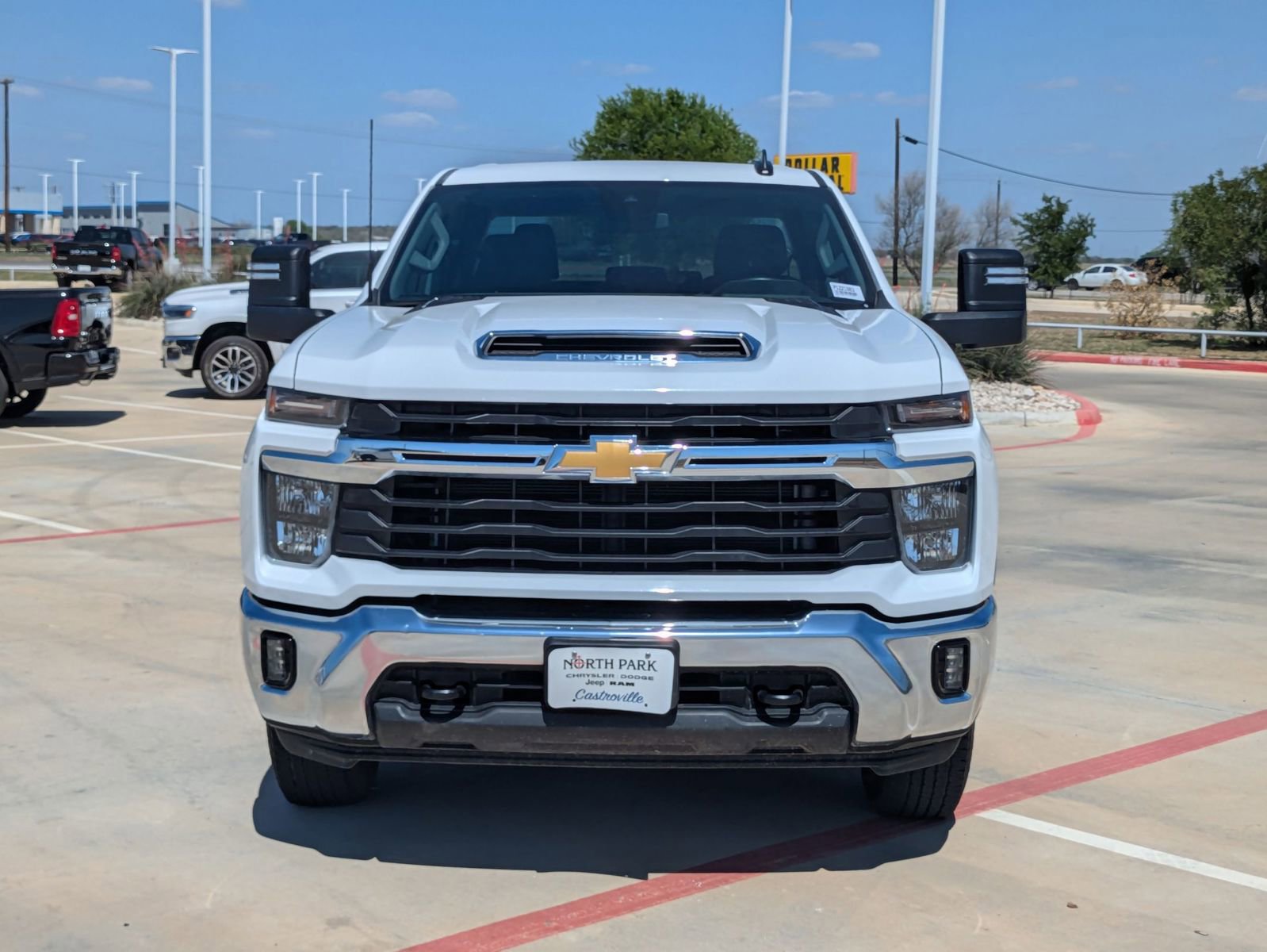 Used 2025 Chevrolet Silverado 2500 LT w/ Convenience Package AWD/4WD image 8