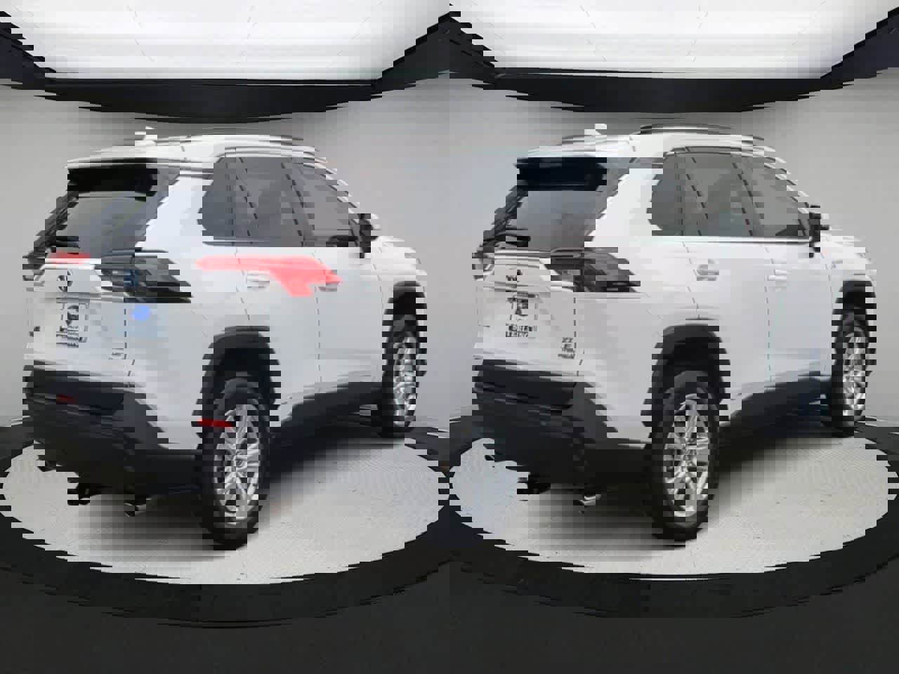 Used 2020 Toyota RAV4 XLE image 8