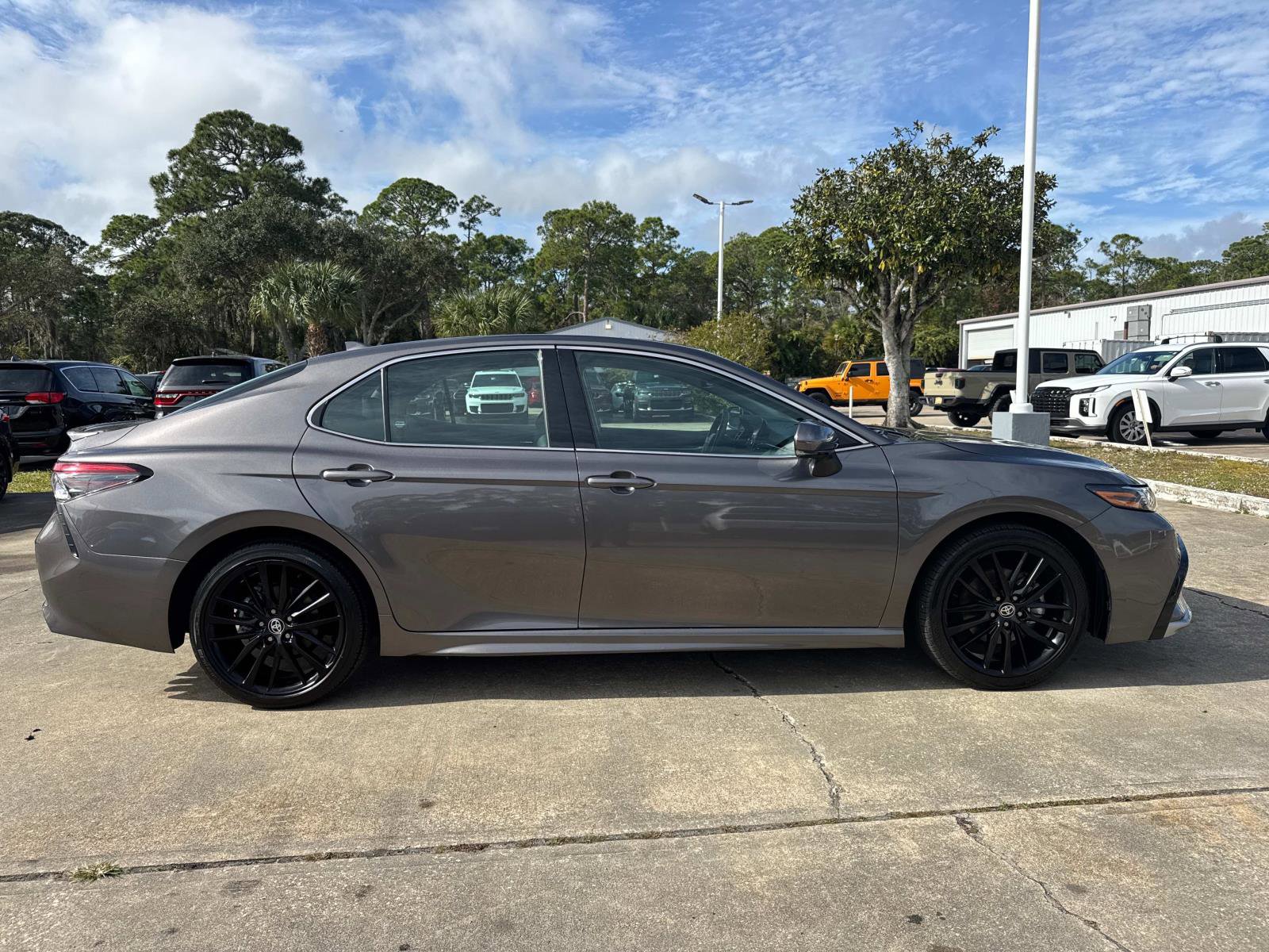 Used 2023 Toyota Camry XSE image 2