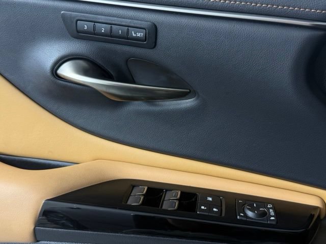 Certified 2024 Lexus ES 300h w/ Premium Package FWD image 14