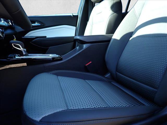 New 2026 Chevrolet Trax LT w/ Midnight Edition FWD image 12