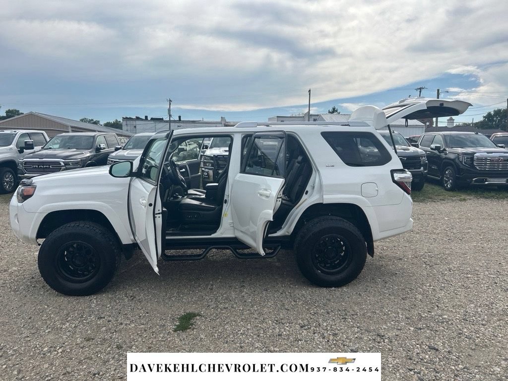 Used 2018 Toyota 4Runner SR5 Premium AWD/4WD image 24