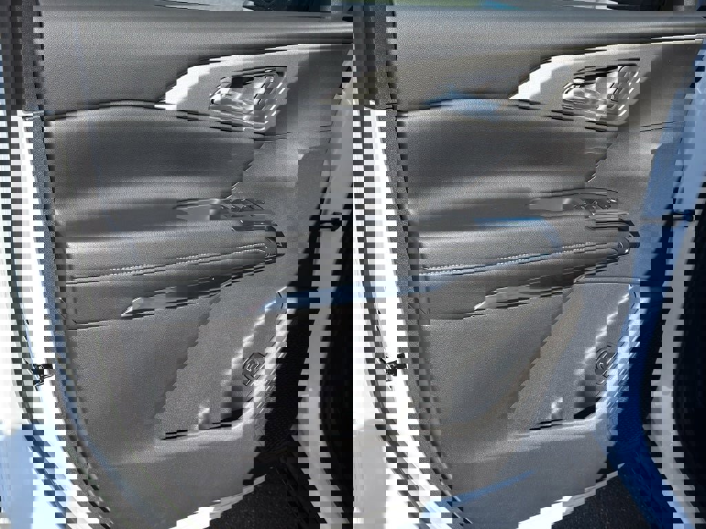 New 2026 Chevrolet Traverse LT image 9