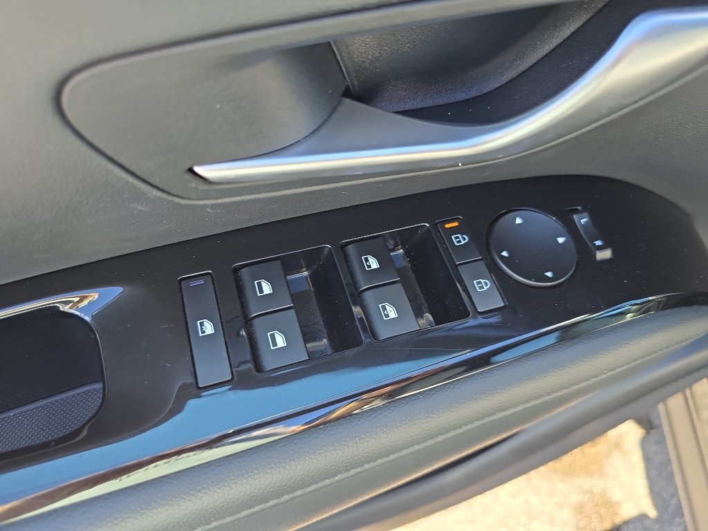 Used 2025 Hyundai Santa Cruz Limited AWD/4WD image 11