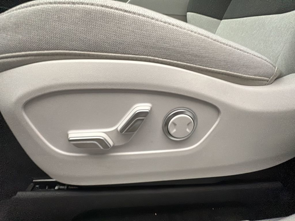 New 2026 Hyundai Ioniq 9 SE image 8