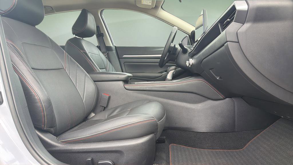 Certified 2025 Nissan Altima 2.5 SR w/ SR Premium Package image 11