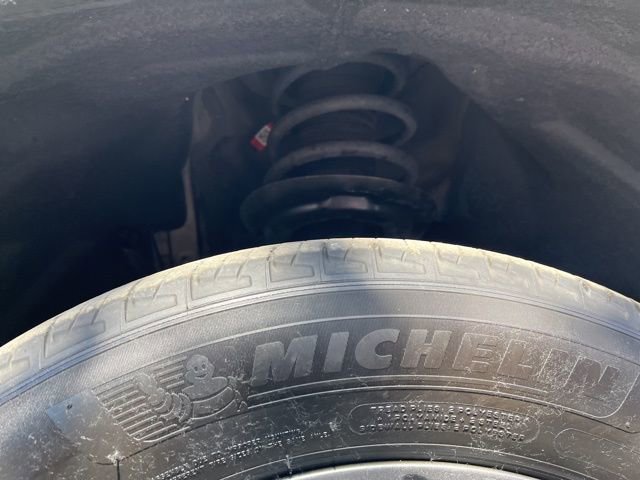 Used 2022 Toyota RAV4 XLE Premium AWD/4WD image 26