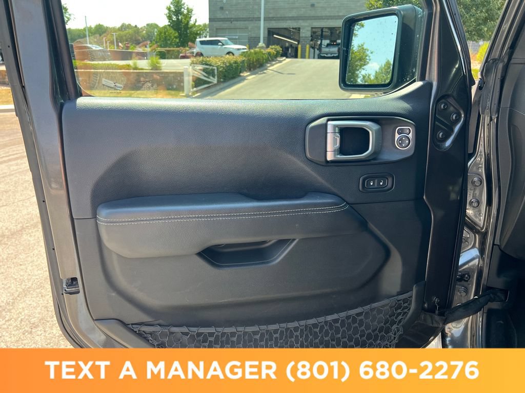 Used 2019 Jeep Wrangler Unlimited Sahara AWD/4WD image 13