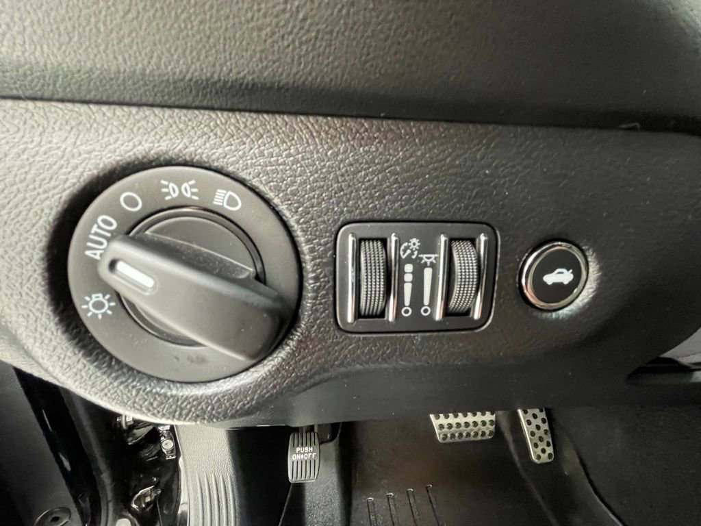 Used 2023 Dodge Challenger SRT Hellcat w/ Driver Convenience Group image 17