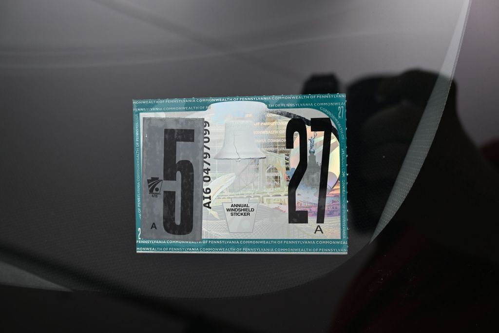 Used 2020 Tesla Model 3 Standard Range RWD image 8