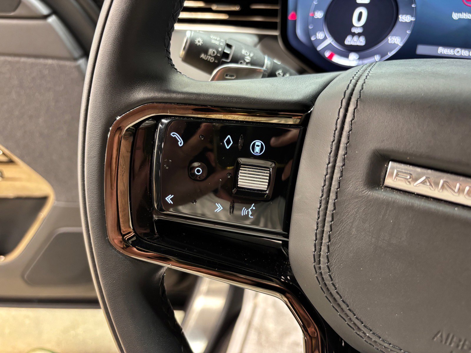Used 2024 Land Rover Range Rover Sport Dynamic SE AWD/4WD image 19