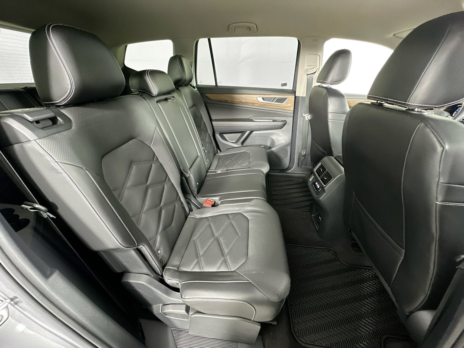 Used 2024 Volkswagen Atlas SE FWD image 27