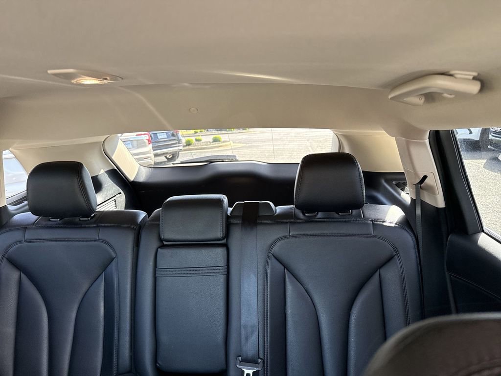 Used 2023 Lincoln Nautilus FWD w/ Premium Package image 11