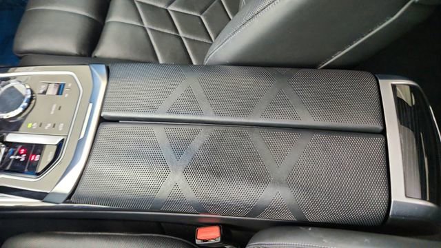 Used 2024 BMW 740i xDrive w/ Premium Package image 58