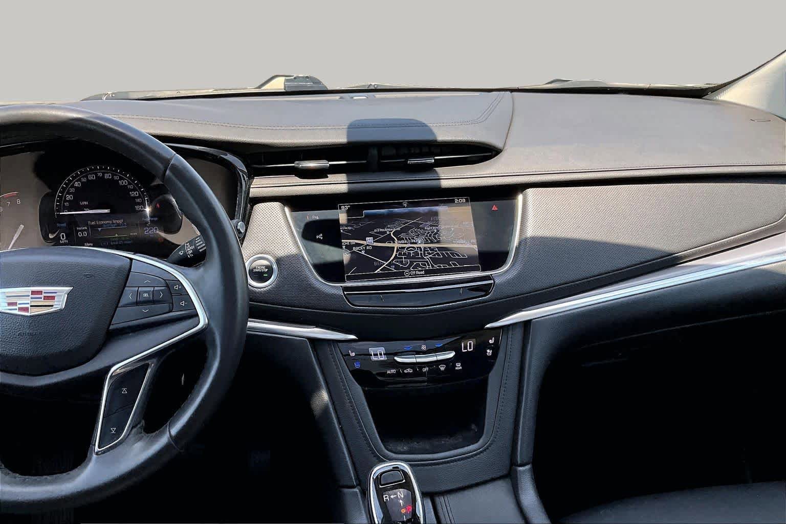 Used 2017 Cadillac XT5 Premium Luxury w/ Driver Assist Package FWD image 7