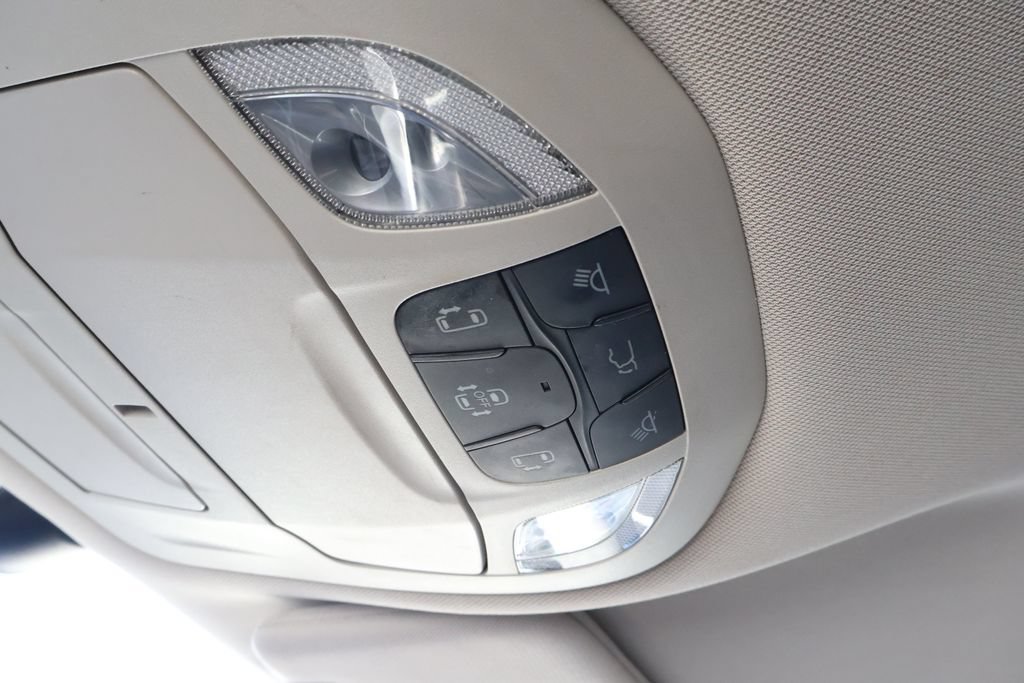 Used 2017 Chrysler Pacifica Touring-L Plus FWD image 27