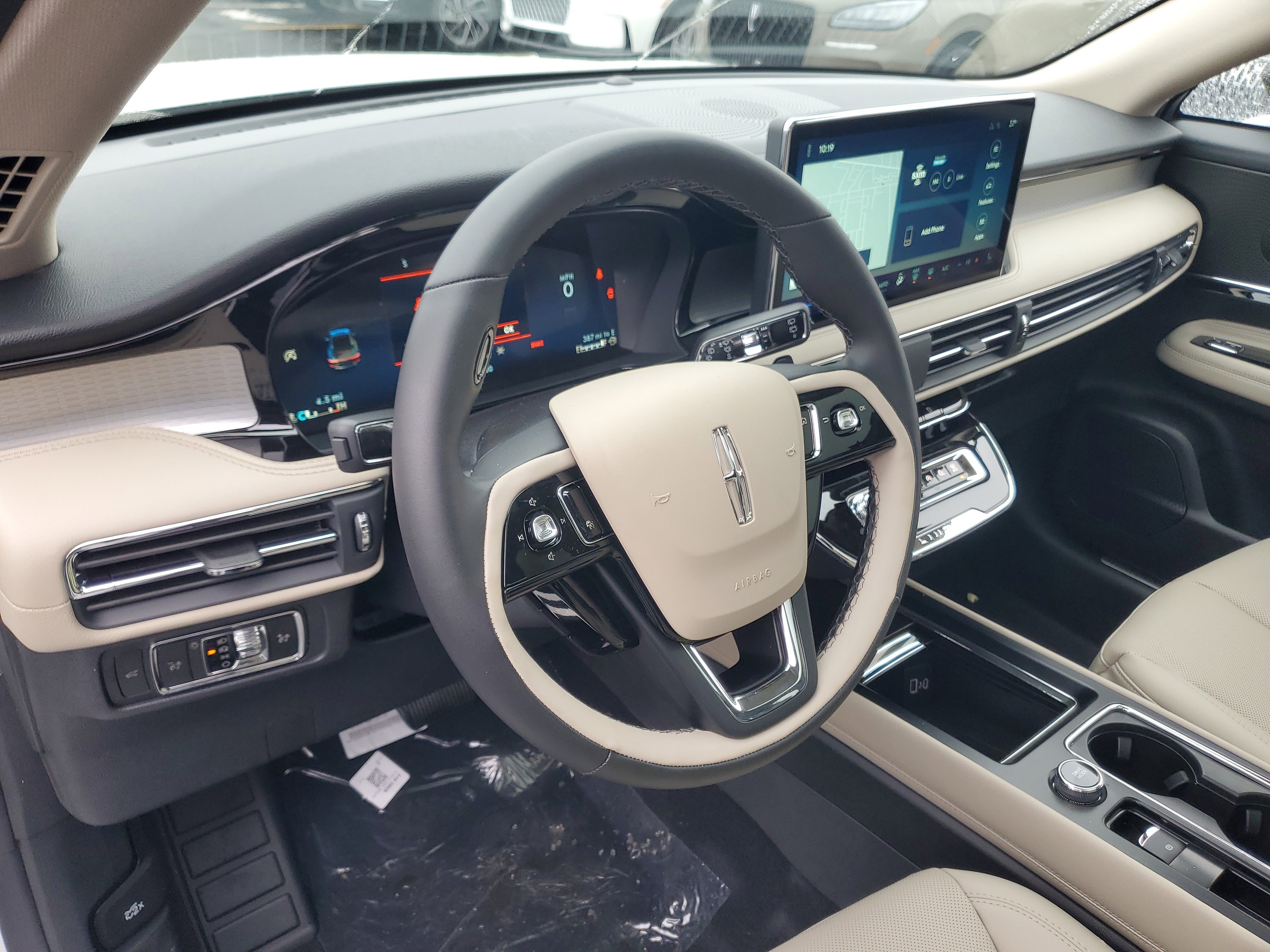 New 2026 Lincoln Corsair Premiere image 13