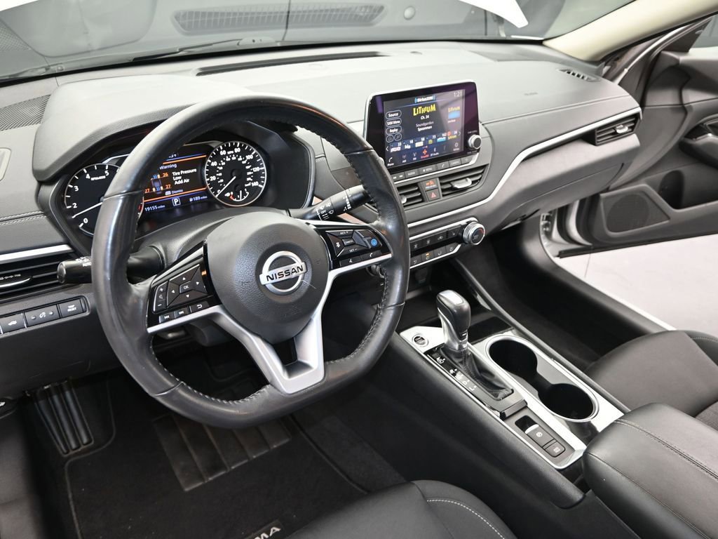 Used 2021 Nissan Altima 2.5 SV w/ SV Premium Package image 16