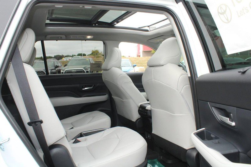 New 2026 Toyota Grand Highlander AWD image 4