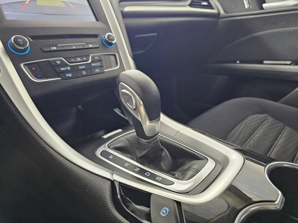 Used 2016 Ford Fusion SE FWD image 27