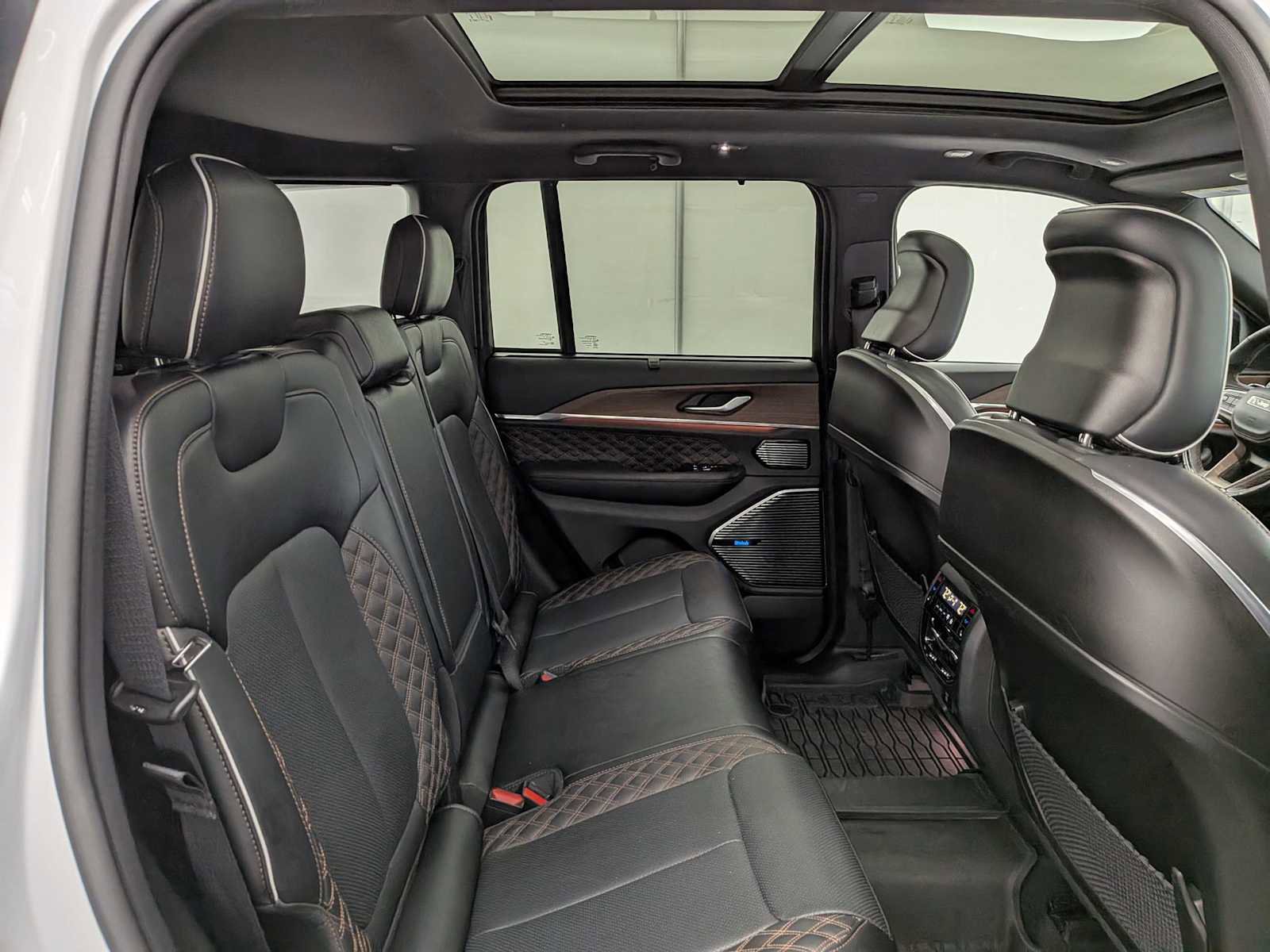 Used 2023 Jeep Grand Cherokee Summit w/ Advanced Protech Group IV image 23