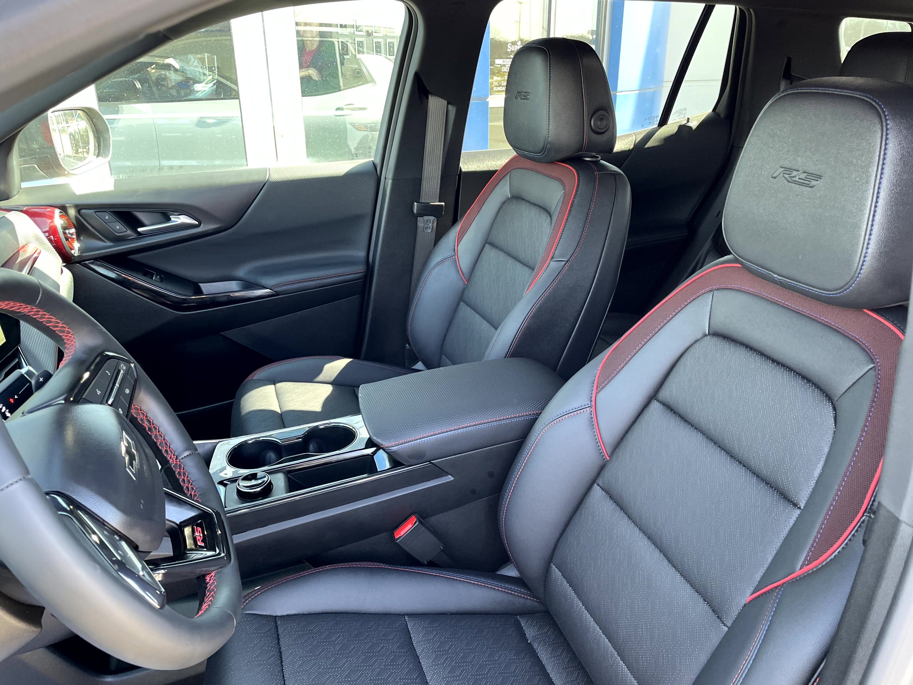 Used 2025 Chevrolet Equinox RS w/ Safety and Technology Package image 11