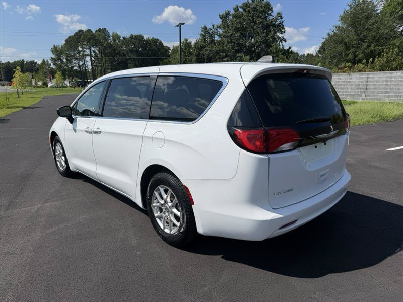 Used 2024 Chrysler Voyager LX FWD image 7