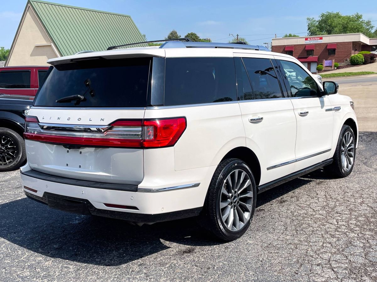 Used 2018 Lincoln Navigator Select w/ Technology Package AWD/4WD image 6