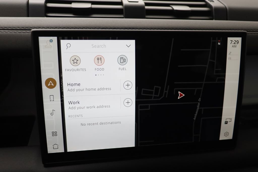 Used 2024 Land Rover Defender 110 SE image 12