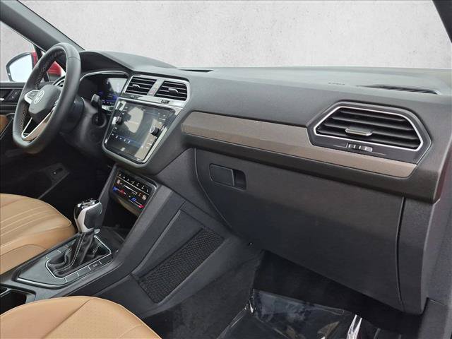 Used 2024 Volkswagen Tiguan SE FWD image 24
