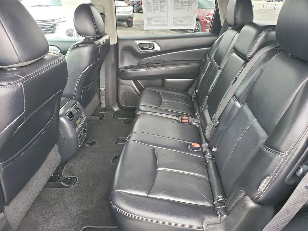 Used 2019 Nissan Pathfinder SL FWD image 16