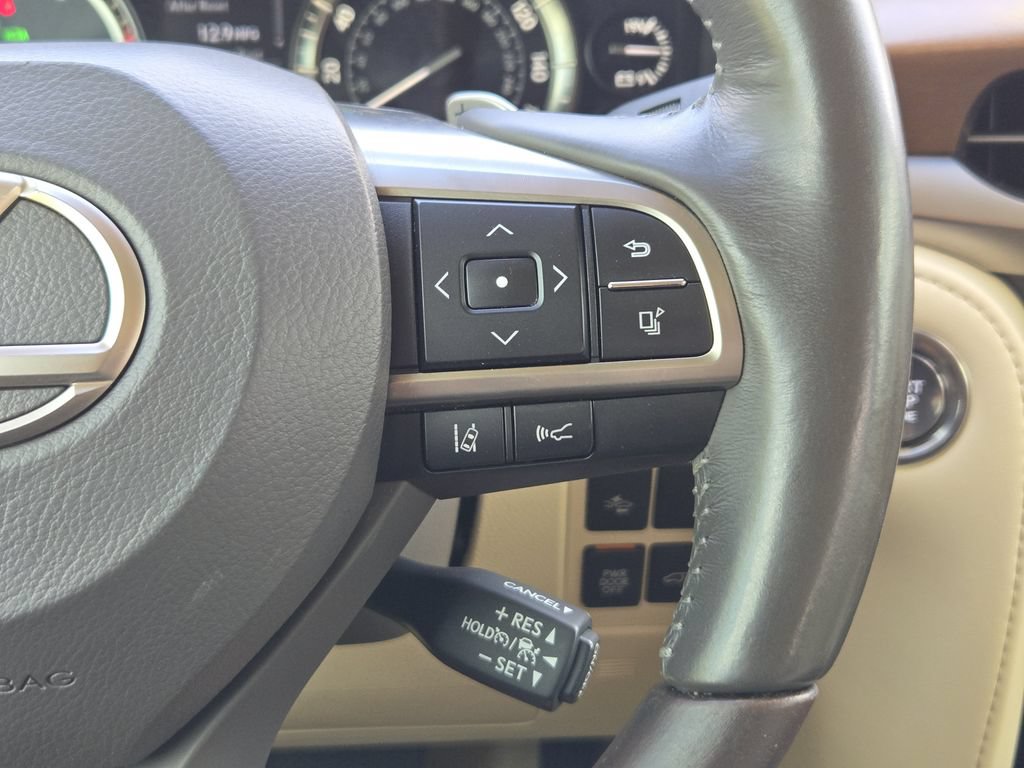 Used 2020 Lexus LX 570 4WD w/ Luxury Package image 29