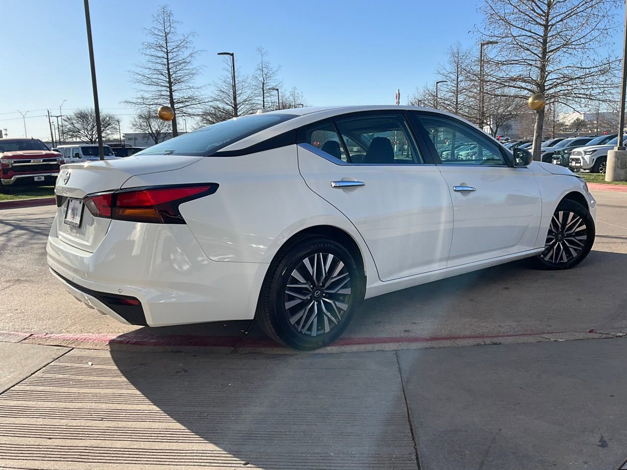 Used 2025 Nissan Altima 2.5 SV image 6