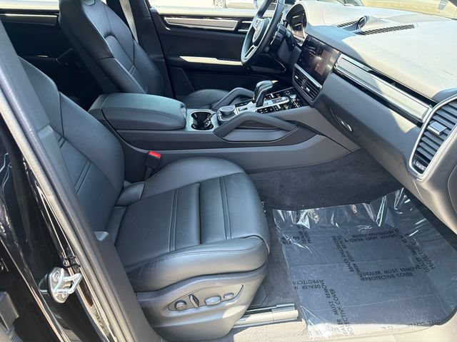 Used 2022 Porsche Cayenne Platinum Edition AWD/4WD image 15