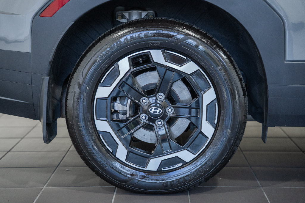 Used 2025 Hyundai Santa Fe SEL AWD/4WD image 17