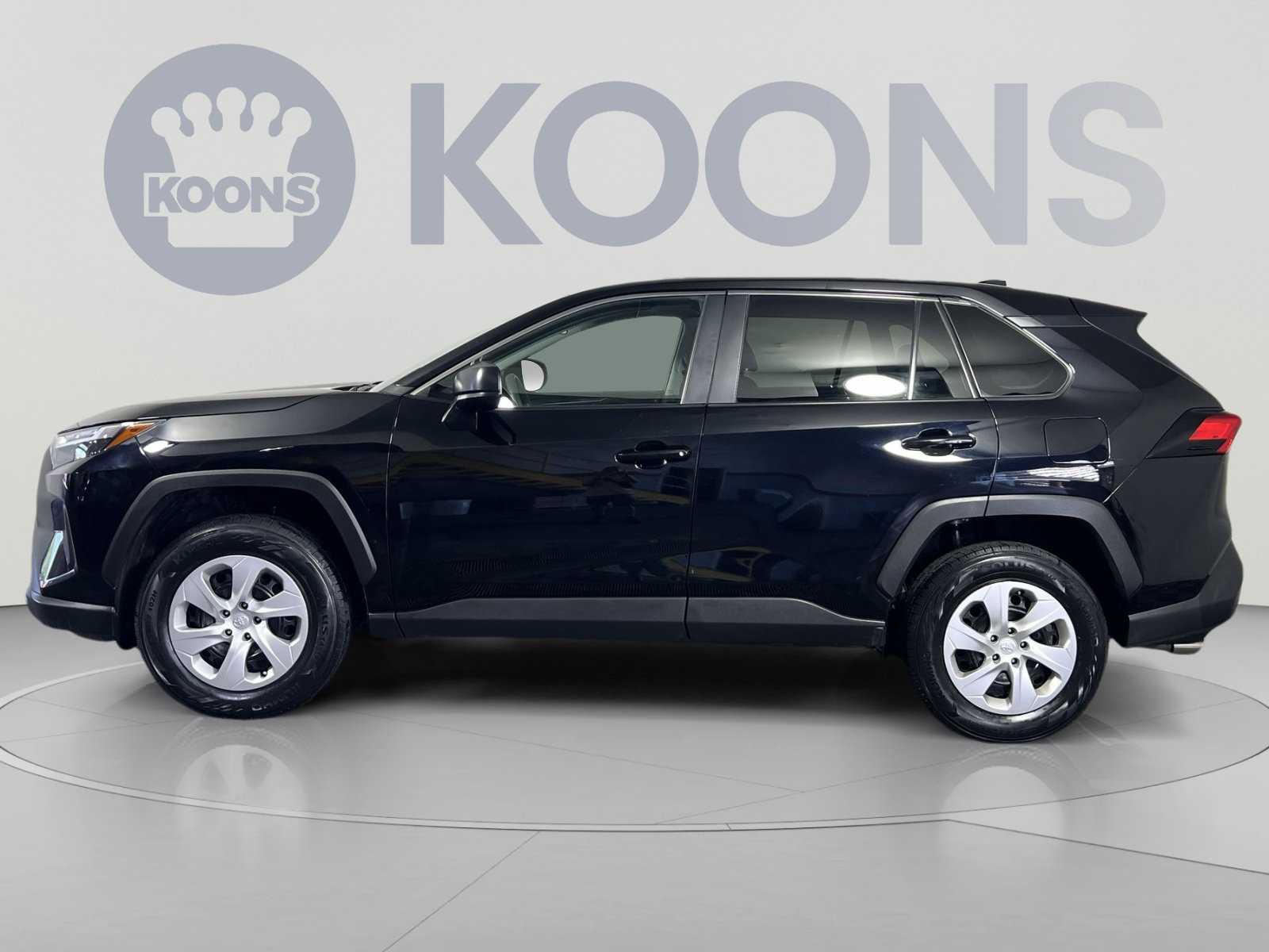 Used 2025 Toyota RAV4 LE AWD/4WD image 2