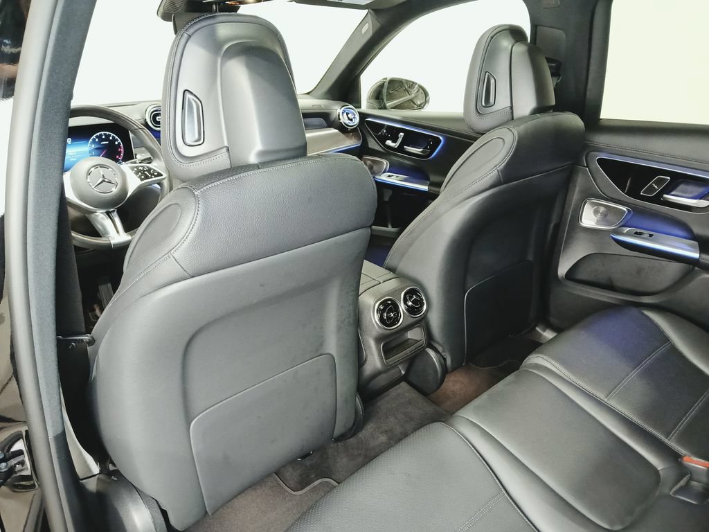 Used 2023 Mercedes-Benz GLC 300 4MATIC w/ Exclusive Trim Package image 15