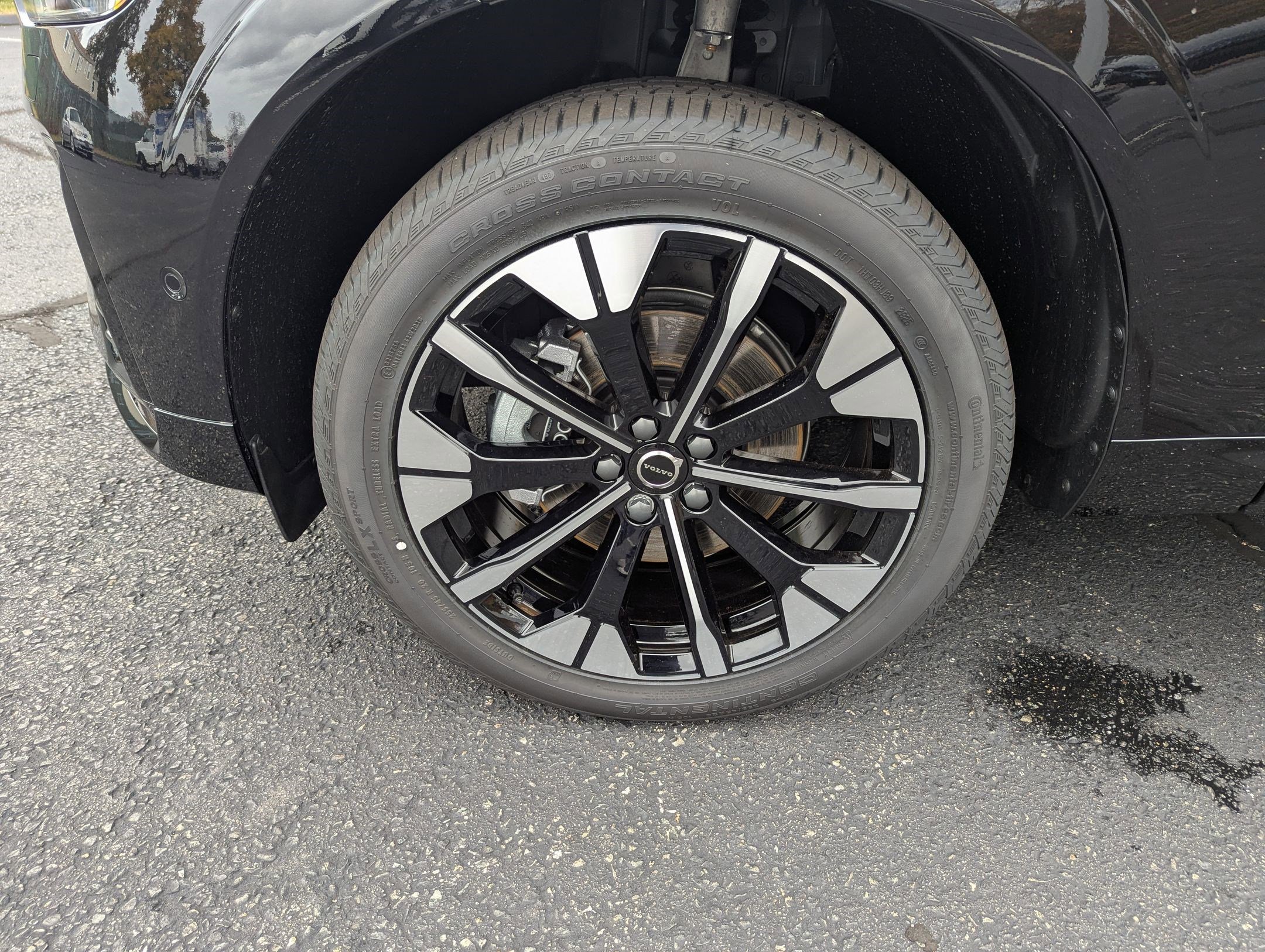 New 2026 Volvo XC60 B5 Plus w/ Protection Package Premier image 25
