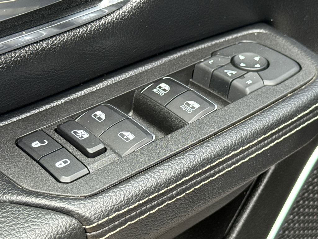 Used 2025 RAM 1500 Laramie image 21