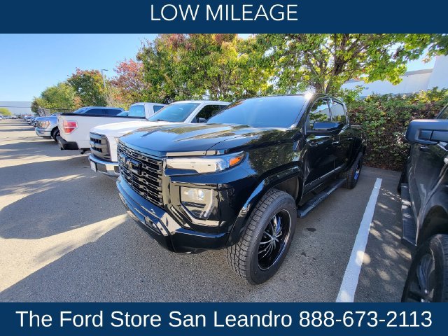Used 2023 GMC Canyon Denali AWD/4WD image 3
